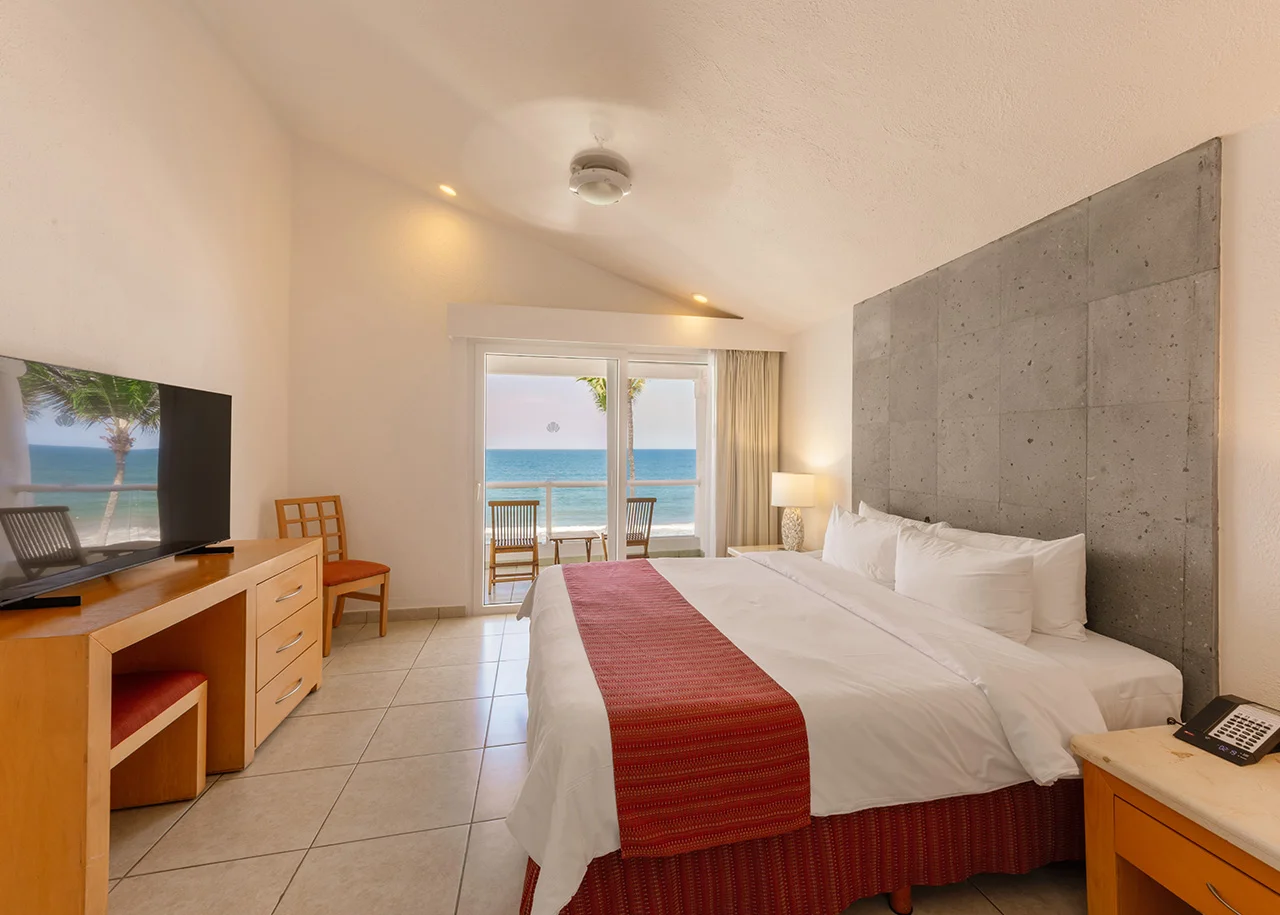 Emotions Select Three-bedroom Suite Oceanfront