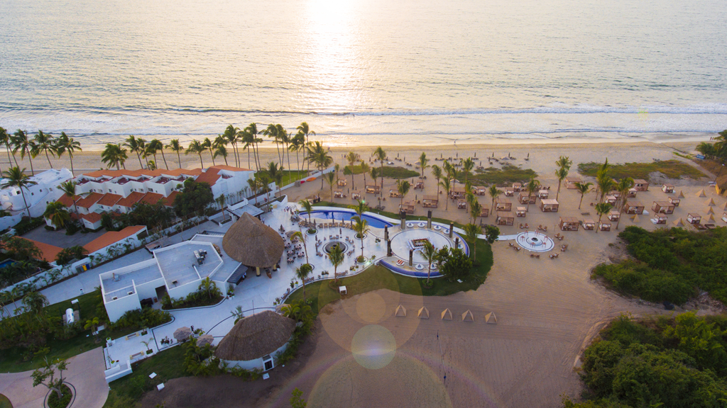 Mexico Beach Clubs: The Banderas Bay Guide